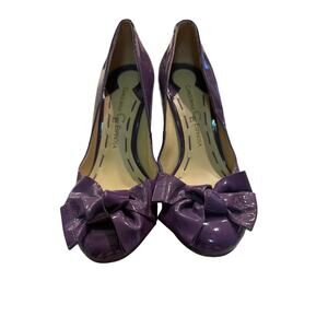 Beautiful Carolina Espinosa Purple Pumps with the Toe Bow. Discontinued Shoe.